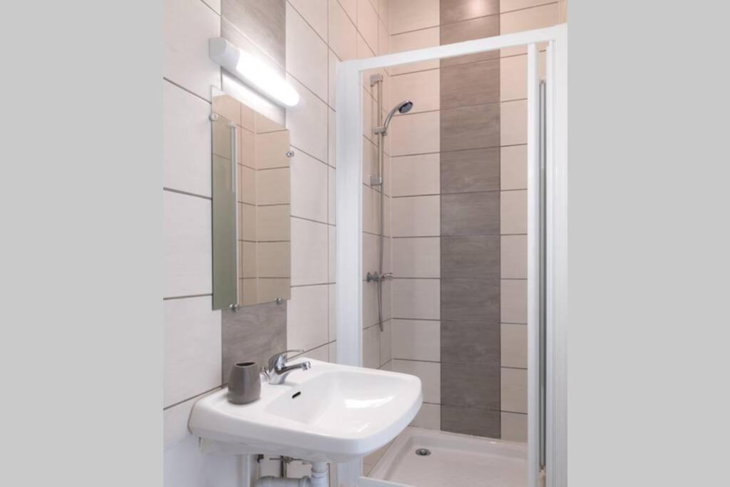 Studio Meuble Verdun - 3Eme Etage, Verdun Екстер'єр фото